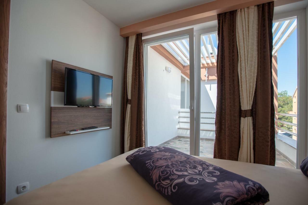 Vila Tatjana Vodice Bagian luar foto