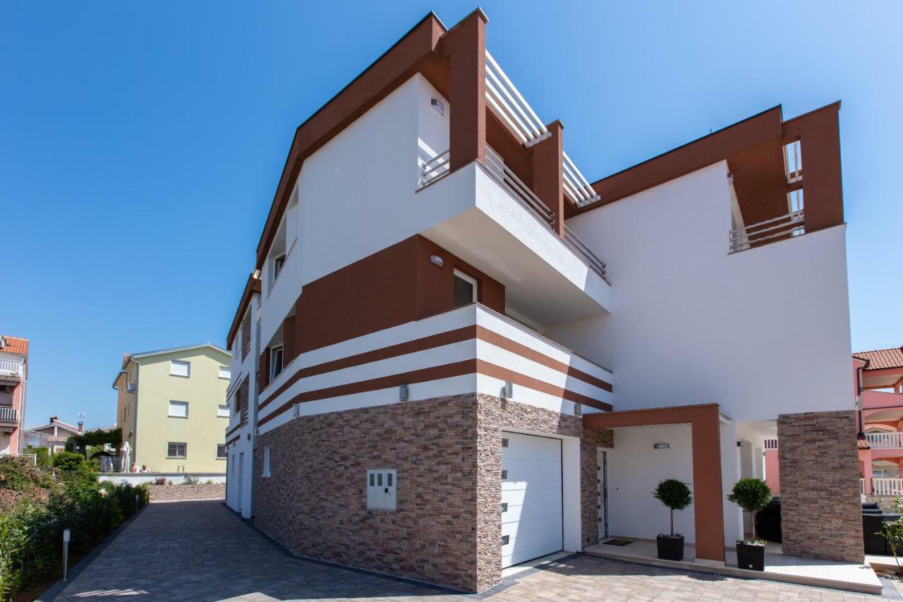 Vila Tatjana Vodice Bagian luar foto